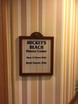 2Fにあるフィットネスセンター”Mickey's Beach Fitness Center”