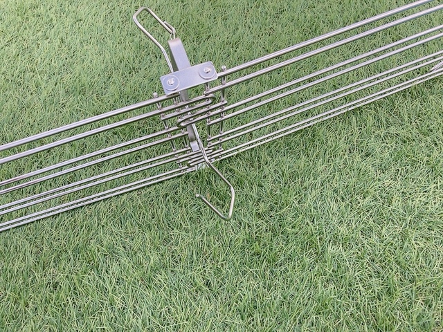 【カインズ 乾きやすく竿に掛けやすいステンレスタオルハンガー】ステンレス製で耐久性○