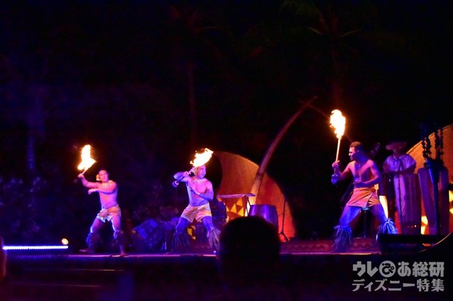 圧巻のファイヤーダンス 撮影 / 筆者