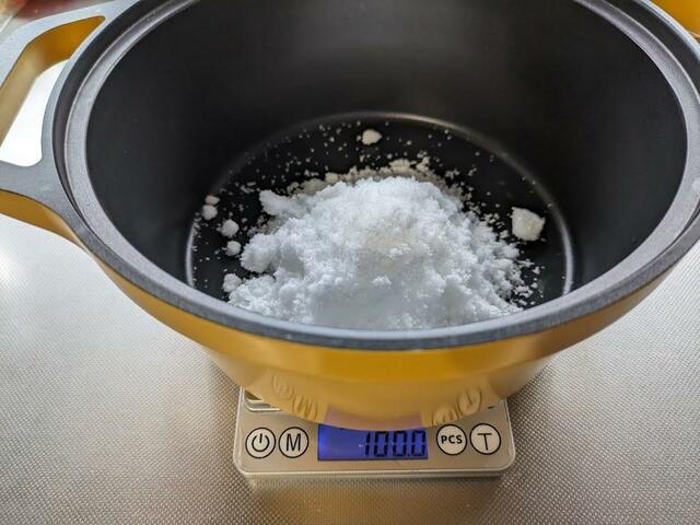 【アイリスオーヤマ 無加水鍋 COTOCO （MKSN-S20）】鍋自体が重すぎないので材料の計量も簡単