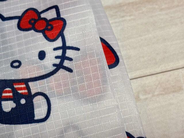 【ハローキティ リボンでまとまるエコバッグ】エコバッグの素材はポリエステル。軽くて丈夫なリップストップ生地を使用