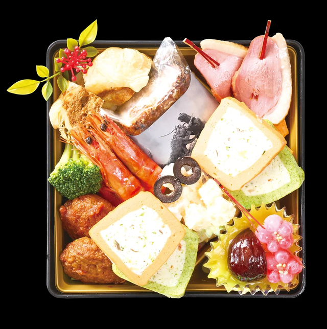 「三の重『ゴジラ・エビラ・モスラ 南海の大決闘』（1966）」＜期間：2025年8月26日～2025年11月30日＞【オーナメント付きDX版も！豪華特典付き「ゴジラおせち2026」が数量限定で登場！8月26日より予約受付中！】