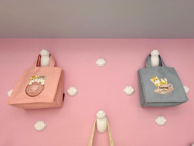 【mofusand TOKYO】COFFEE AND DONUTS ランチサイズスクエアトート（全2種）／各税込3,300円