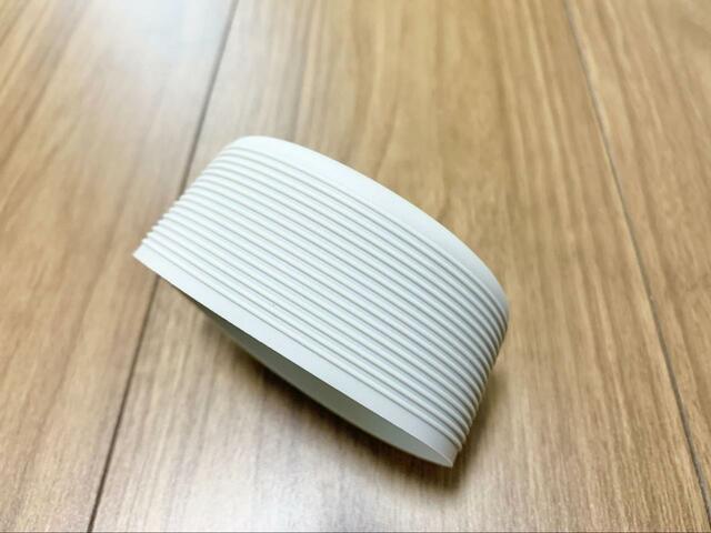 【デコホーム ステンレスボトルホルダー（スヌーピー yum）】滑り止め加工がされたゴム製フタ