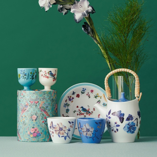 お茶缶3個セット ¥4,950煎茶椀 各¥2,200高台皿 ¥2,200急須 ¥6,600酒杯 各¥1,650