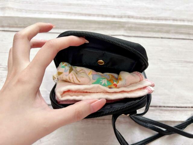 【Disney MICKEY MOUSE スマホショルダー BOOK】想像以上にたくさん入ります…！