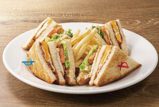 【デニーズのおすすめメニューランキング 8位】「アメリカンクラブハウスサンド」1,155円(税込)