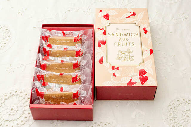 【キル フェ ボン「サンドウィッチ オ フリュイ」】2025年5月にオープンしたばかりの名古屋栄店では限定パッケージで登場