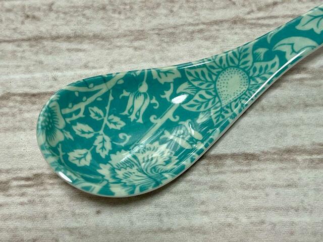 なんともいえない素敵なブルーが印象的！