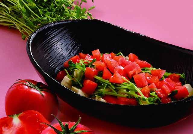 「豆苗とトマトのオリーブ香るイタリアン豆富サラダ」＜期間：2026年3月6日〜＞【ブロンコビリーの新鮮サラダバーに“春野菜”をふんだんに使用した『春サラダバー』4品が期間限定で登場！】