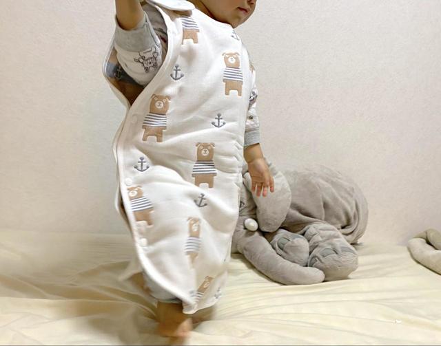 LILY CUPS(リリーカップス)6重ガーゼスリーパー／ゆったりとした大きさなので、3歳まで使うことができそう