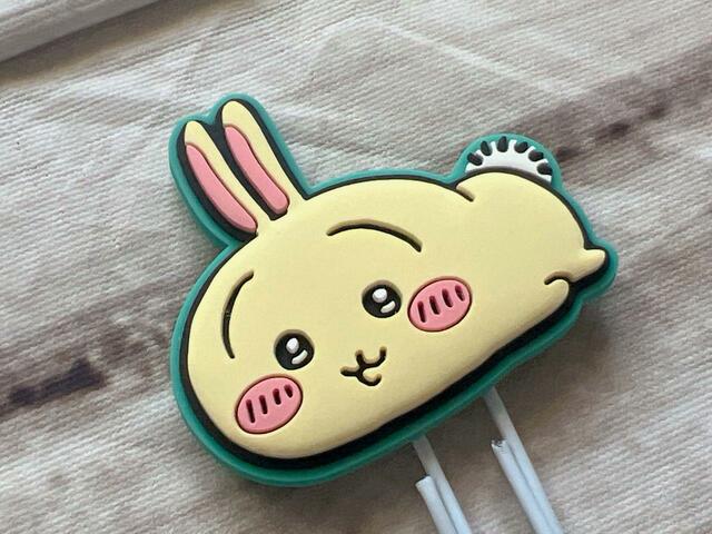 うさぎの縁はグリーン。くすみグリーンがかわいい♪