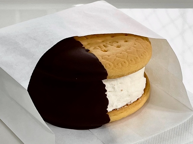 【銀座ベーカリー】「カステラビスケットサンド」のチョコレート ディップ