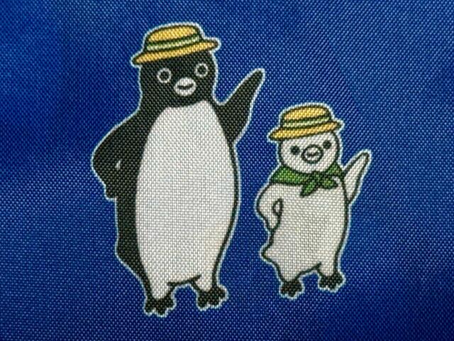 カンカン帽をかぶった2人が仲良く並んでいる姿が愛らしく、ずっと眺めていたくなるほど♪