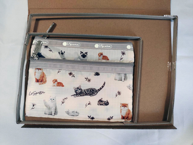 【BAILA（バイラ）4月号×付録 レスポートサック 癒しの猫柄ポーチ】あたたかみのあるイラストで、癒される