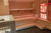 女性ドライサウナでは4方向から熱を均等に加えることができるので、体中にまんべんなく熱が行きわたる。スカイスパYOKOHAMA【神奈川・横浜】