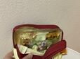 【おかしポーチ(ポムポムプリン)】チャックを開けてみると、お菓子がたっぷりと入っていました