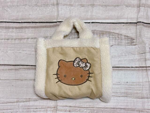 持つだけで一気に冬っぽさマシマシなフェイクムートンバッグ！