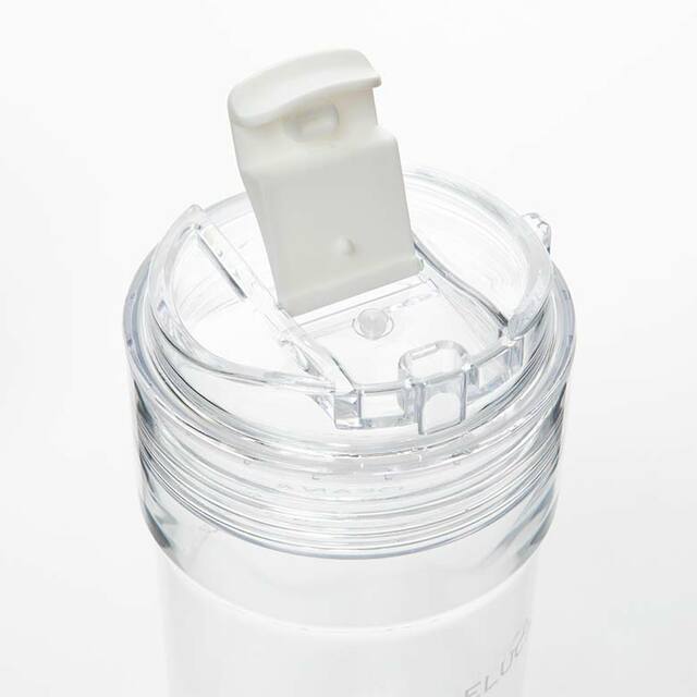 【DEAN ＆ DELUCA「ウォータータンブラークリアホワイト」】サッと飲みやすい飲み口も特長です◎