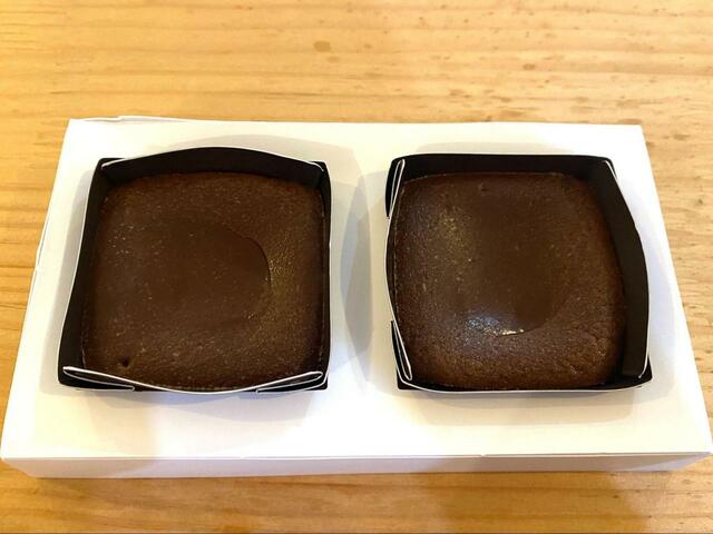 【ローソン フォンダンショコラ】箱で固定されているので崩れる心配なし