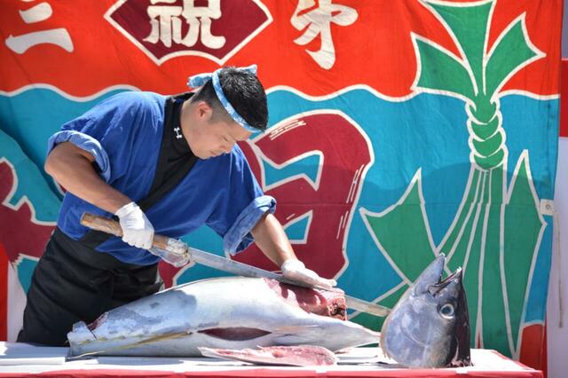 「マグロ解体ショー」＜期間：2026年1月1日＞【USJオフィシャルホテルで新春を祝う「ニューイヤーブッフェ」開催！2026年1月1日限定で「マグロ解体ショー」が登場！】