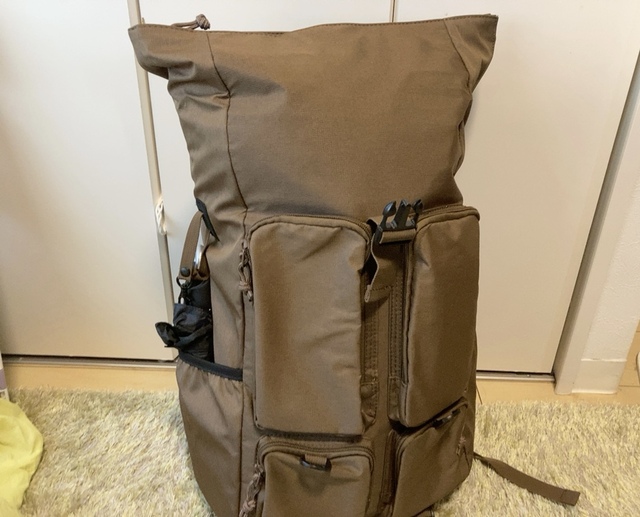 【ワークマン ジョイントバックパック】上部のバックルを外して収納するとこのようになります