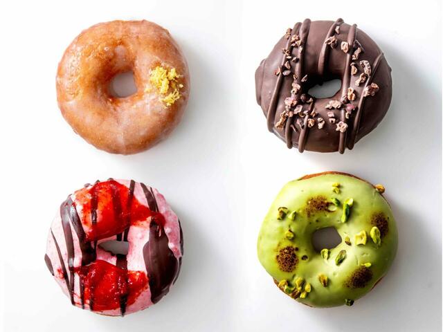 「左上：グレーズド・ドーナツ・シトロン/右上：グロッシー・ショコラ/左下：グロッシー・フレーズ/右下：グロッシー・ピスタチオ」＜価格：1個 292円/1個 346円/1個 378円/1個 432円＞【上野駅にドーナツ大集結！“米粉のドーナツ”に“カラフルドーナツ”、“パンダの焼きドーナツ”も！「上野どうなつ園」開園！】
