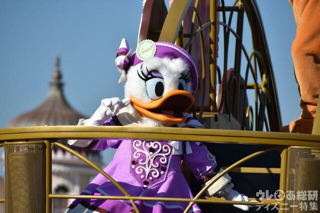 東京ディズニーランド「イッツ・ア・スウィーツフルタイム！」の模様：「ディズニー・パルパルーザ」第3弾「ヴァネロペのスウィーツ・ポップ・ワールド」