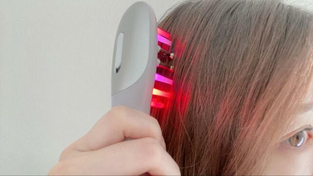 【3coins　電気ブラシ】硬くなりがちな頭筋や表情筋など気になる部分にアプローチ