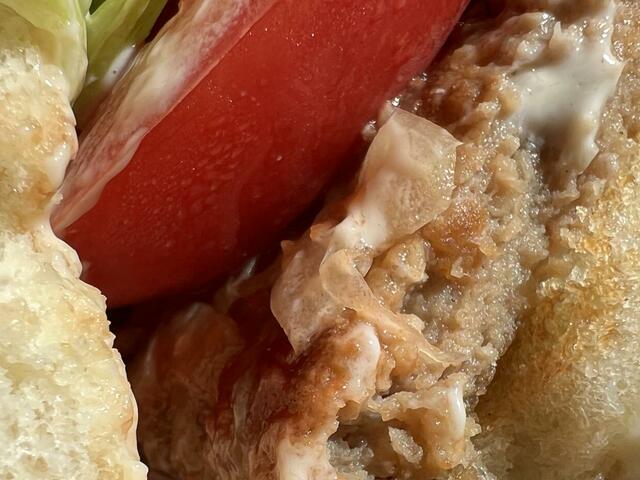 【モスバーガー モーニング野菜バーガー ドリンクセット 】スライスオニオンが良いアクセント！