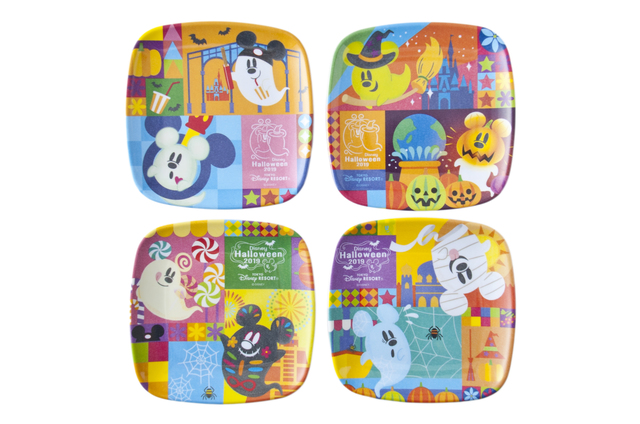 プレートセット 1,900円｜4枚セット、縦約16.5×横約16.5cm｜東京ディズニーリゾート「ディズニー・ハロウィーン」2019 スペシャルグッズ｜販売店舗：東京ディズニーランド「グランドエンポーリアム」、東京ディズニーシー「エンポーリオ」