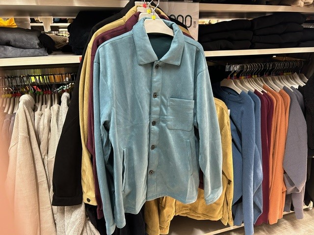 ワークマン　スウェードタッチストレッチシャツジャケット　は色合いがきれいです