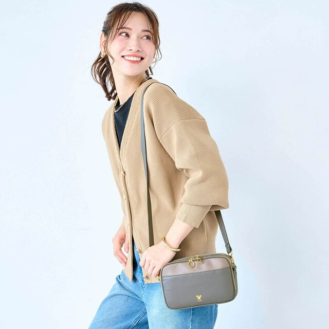 【ベルメゾン×ディズニー バッグ人気ランキング 7位】「お財布ショルダーバッグ『ミッキーモチーフ』」6,990円(税込)