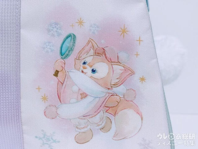 雪の結晶を観察するリーナ・ベル