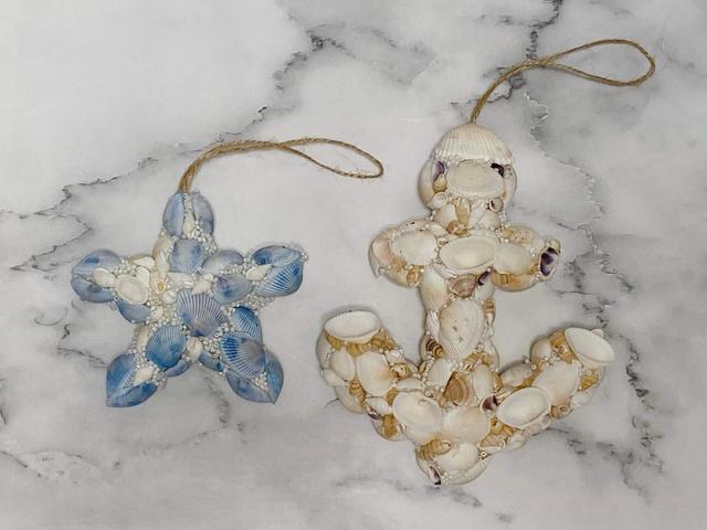 【ナチュラルキッチン】モチーフオーナメントビーズスター　ライトブルー・モチーフオーナメントビーズアンカー　ホワイト／各税込330円