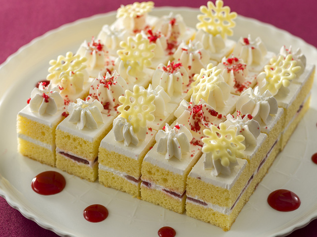 ブッフェ 大人 3,150円、7才～12才のお子様 2,000円、4才～6才のお子様 1,250円｜東京ディズニーランド「クリスタルパレス・レストラン」｜東京ディズニーリゾート「ディズニー・クリスマス」2019スペシャルメニュー