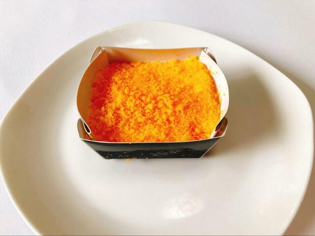 【ファミリーマート　かぼちゃチーズケーキ】スプーンですくって食べるタイプのケーキです