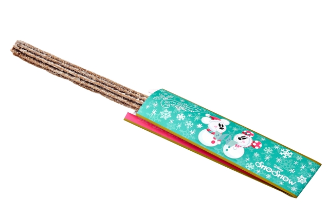 チョコレートチュロス ¥310｜販売店舗：東京ディズニーランド「パークサイドワゴン」、東京ディズニーシー「オープンセサミ」｜東京ディズニーリゾートのクリスマス（2016）スペシャルメニュー