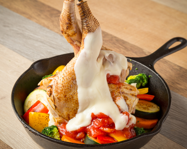 骨付きもも肉のデミグラスソース