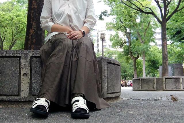 【LOWRYS FARM カンドウフィットグルカ】アイボリーは足元がパッと華やかに見えます