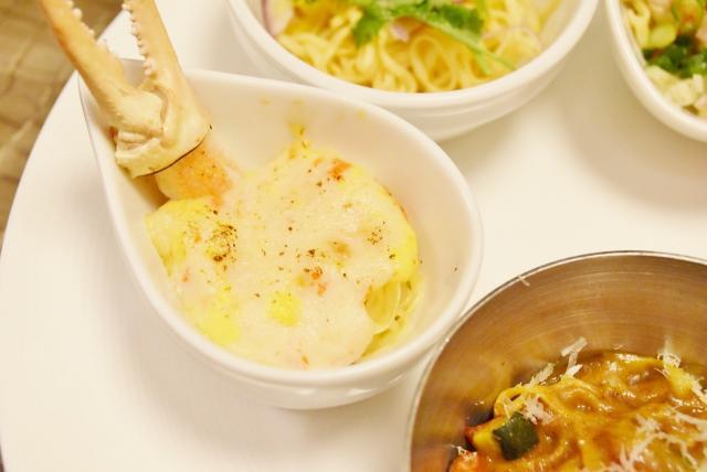 シーフードヌードルのグラタン、レモン風味