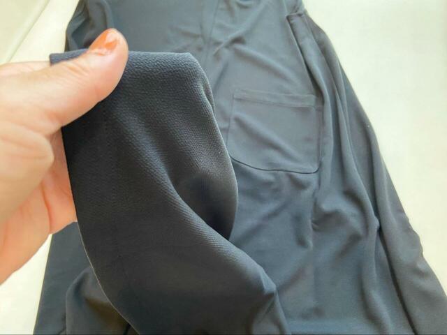 【aquagarage カットツイルジャンパースカート】てろんとした生地感。オールシーズン着まわせます!