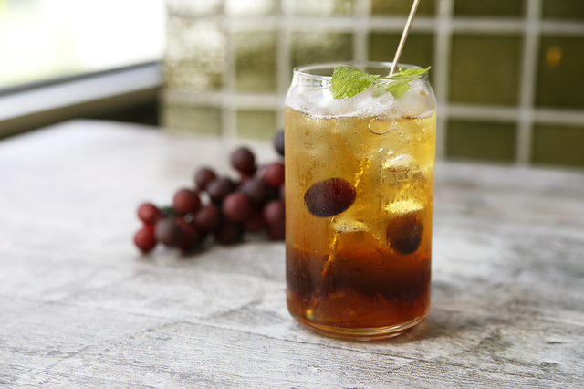 柚子とブドウのティーソーダ