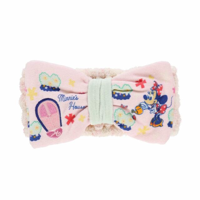ヘアバンド 1,700円｜東京ディズニーリゾート内の窓やドアがデザインされたグッズ｜販売店舗：東京ディズニーランド「ホームストア」、東京ディズニーシー「エンポーリオ」｜発売日：2023年10月12日（木）