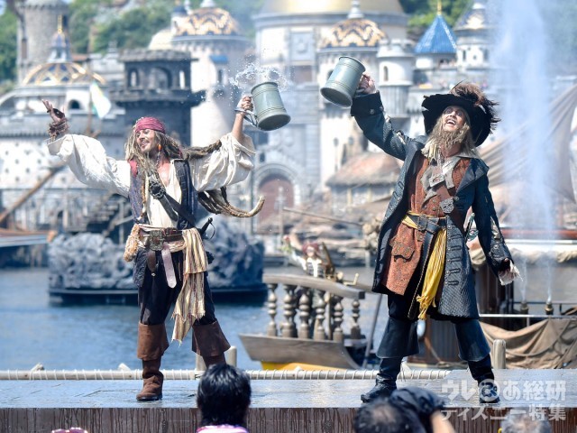 ディズニー パイレーツ サマー ずぶ濡れになるためには当選する必要が Tdrショー抽選アプリを使って時間を有効活用しよう 1 2 ディズニー特集 ウレぴあ総研 ディズニー パイレーツ サマー ずぶ濡れになるためには当選する必要が Tdrショー抽選アプリを使って時間を有効活用しよう 1 2 ディズニー特集 ウレぴあ総研