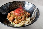 『牛カツ肉味噌冷し坦々うどん』1180円（＋税）