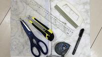 【ニトリ リノベウォールシート】用意した道具：ハサミ、カッター、定規、メジャー、ペン、ヘラ