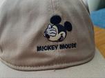 【しまむら ミッキーキャップ】ミッキーのポーズがおしゃれな雰囲気 © Disney