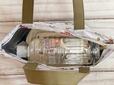幅17.5×高さ5.5×奥行き12cmのタッパー2つと、550mLペットボトルを収納可能