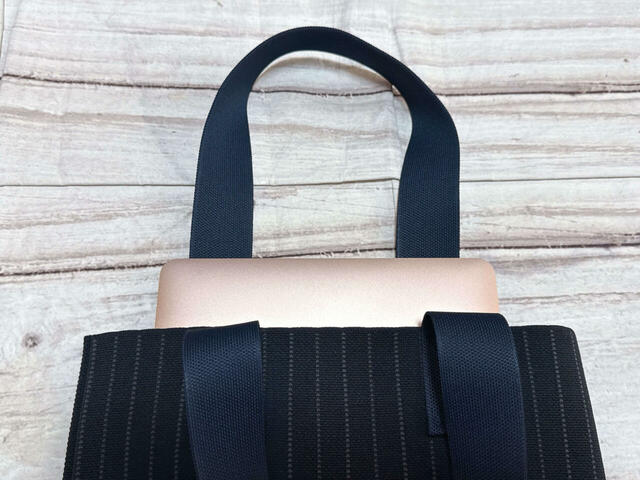 【カルディ ウィンターバッグ】13インチのMacBook Airがすっぽり収まる大きさです！